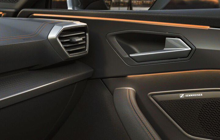 2024-cupra-leon-dashbaord-infotainment-system-wing-mirror2.jpg