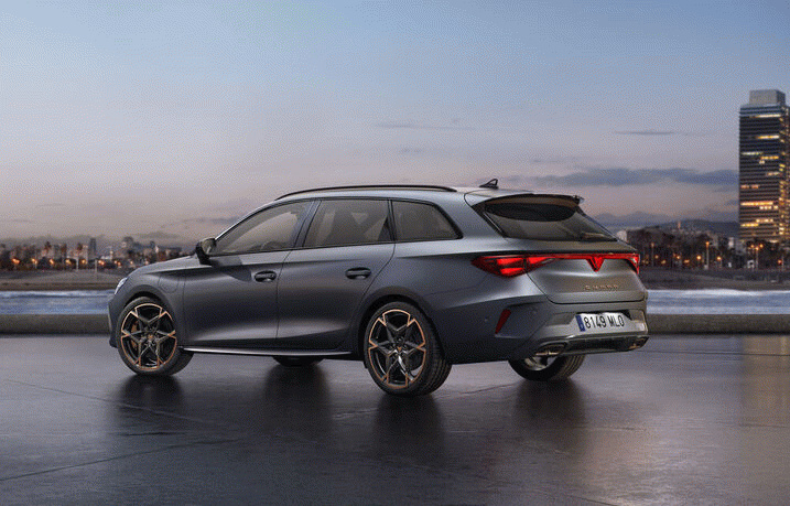 new-grey-cupra-leon-sportstourer-2024-rear-cityscape1.jpg